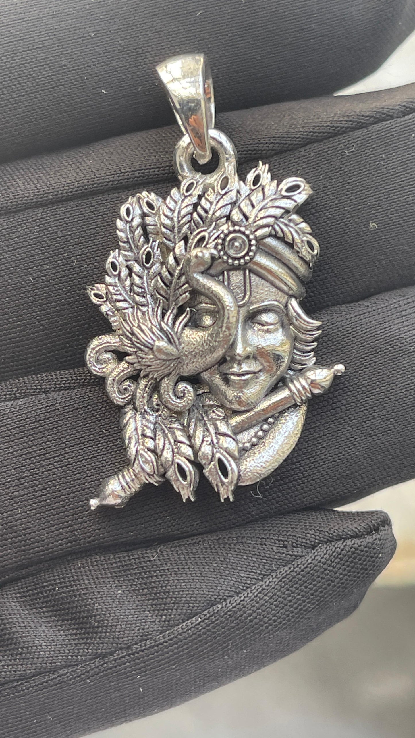 925 silver Krishna pendant for devotees