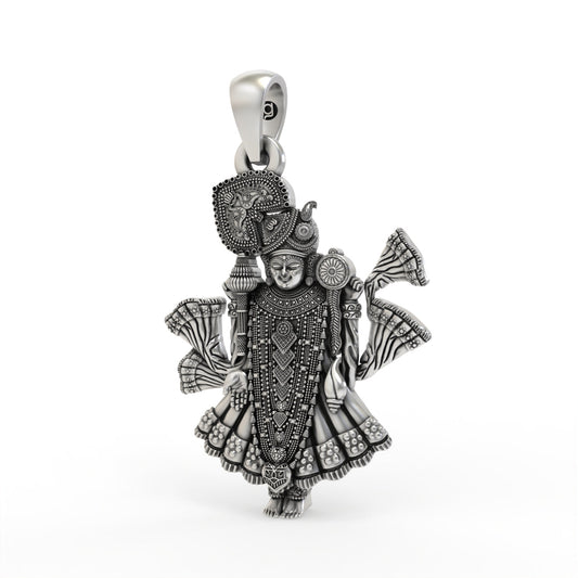 Oxidized Dwarkadhish pendant side craftsmanship